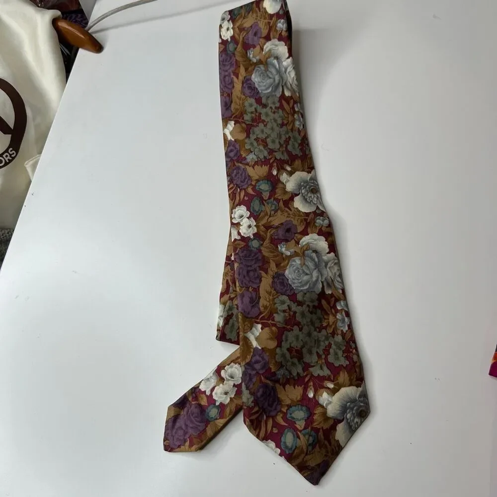 Land’s end silk vintage floral tie